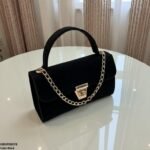 HBGP00078 Virella Classic Lock Ladies Handbag - Image 4